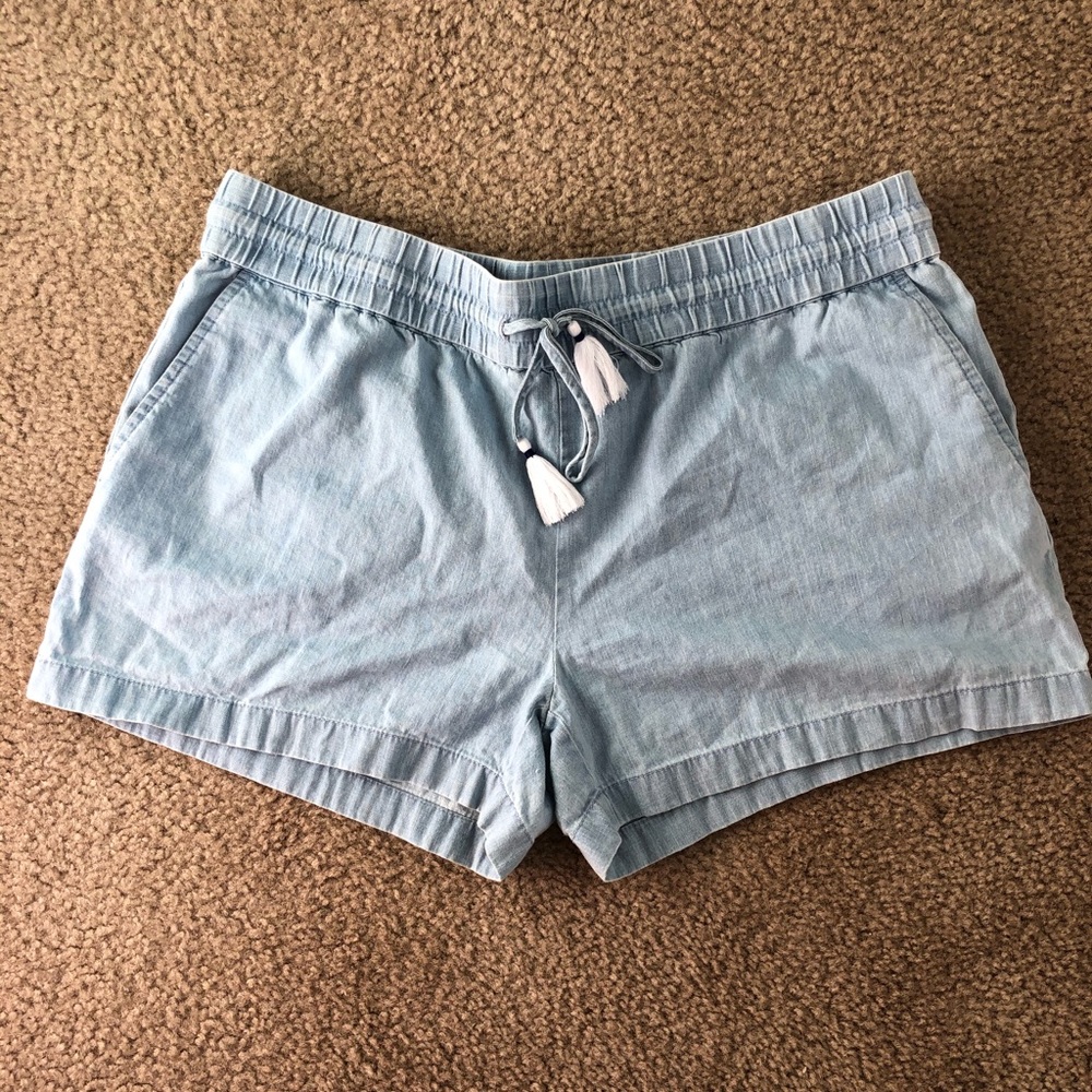 Vineyard Vines elastic shorts
